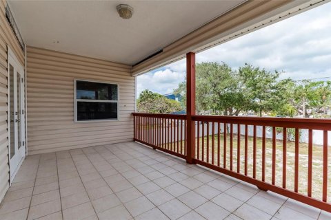 House in Indian Rocks Beach, Florida 3 bedrooms, 303.05 sq.m. № 2097436 - photo 26