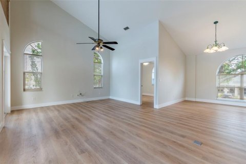 House in Indian Rocks Beach, Florida 3 bedrooms, 303.05 sq.m. № 2097436 - photo 6