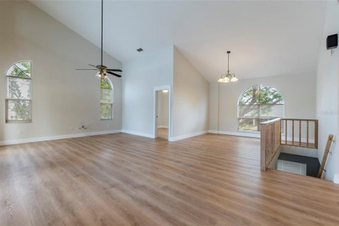 House in Indian Rocks Beach, Florida 3 bedrooms, 303.05 sq.m. № 2097436 - photo 5