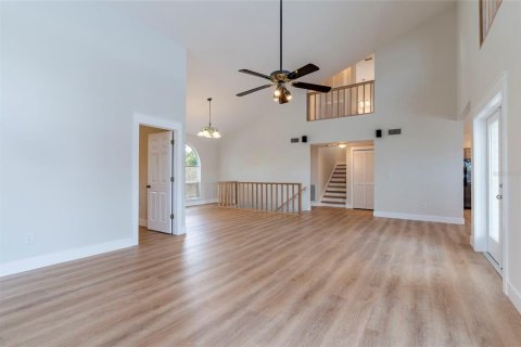 House in Indian Rocks Beach, Florida 3 bedrooms, 303.05 sq.m. № 2097436 - photo 9