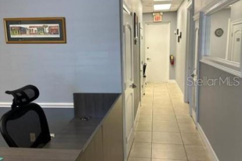 Commercial property in Bradenton, Florida № 2212456 - photo 8