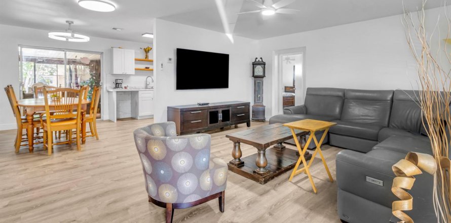 Villa ou maison à Delray Beach, Floride 3 chambres, 121.42 m2 № 2254376