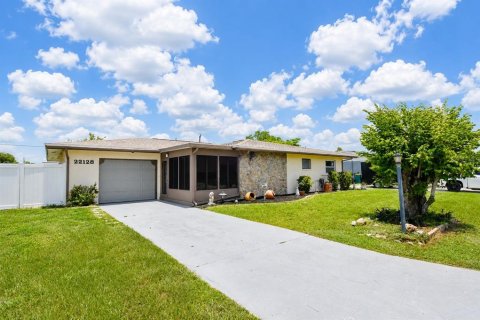 House in Port Charlotte, Florida 3 bedrooms, 157.38 sq.m. № 2217674