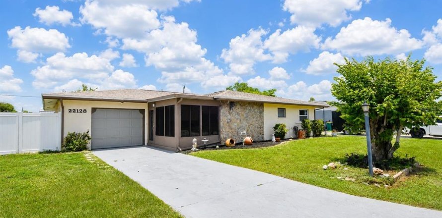 Villa ou maison à Port Charlotte, Floride 3 chambres, 157.38 m2 № 2217674