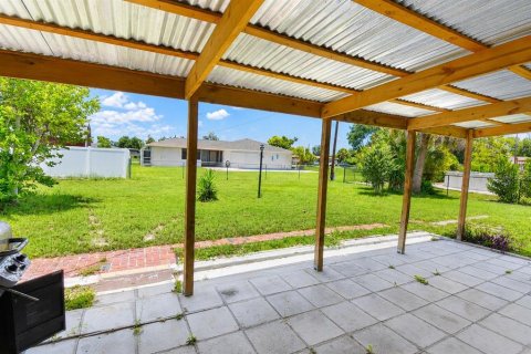 Villa ou maison à vendre à Port Charlotte, Floride: 3 chambres, 157.38 m2 № 2217674 - photo 21
