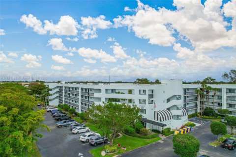 Condo in Lake Worth, Florida, 3 bedrooms  № 1709077 - photo 2