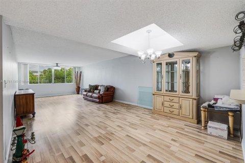 Condo in Lake Worth, Florida, 3 bedrooms  № 1709077 - photo 3