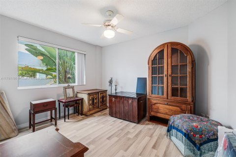 Condo in Lake Worth, Florida, 3 bedrooms  № 1709077 - photo 28