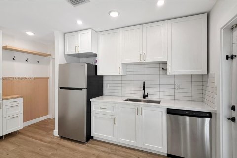 Immobilier commercial à louer à Palmetto Bay, Floride: 1 chambre, 47.01 m2 № 1968568 - photo 8