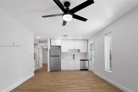 Immobilier commercial à louer à Palmetto Bay, Floride: 1 chambre, 47.01 m2 № 1968568 - photo 7