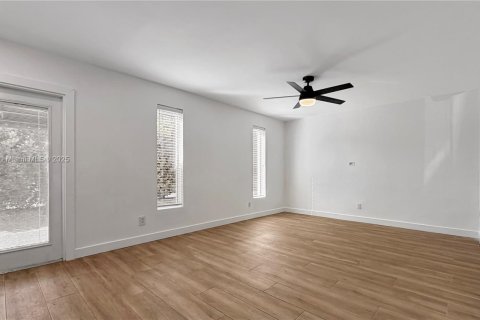 Immobilier commercial à louer à Palmetto Bay, Floride: 1 chambre, 47.01 m2 № 1968568 - photo 4