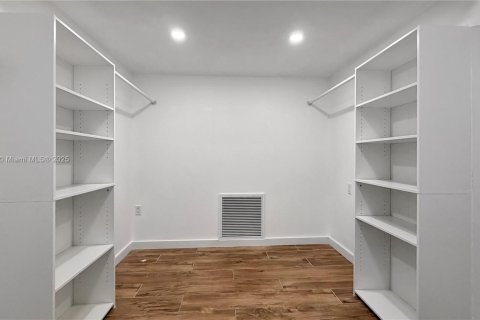 Immobilier commercial à louer à Palmetto Bay, Floride: 1 chambre, 47.01 m2 № 1968568 - photo 11