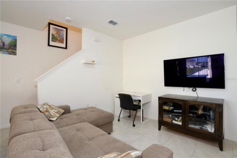 Townhouse in Davenport, Florida 3 bedrooms, 133.31 sq.m. № 1840163 - photo 11