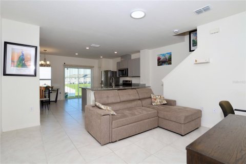 Townhouse in Davenport, Florida 3 bedrooms, 133.31 sq.m. № 1840163 - photo 10