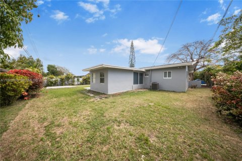 Villa ou maison à vendre à Miami, Floride: 4 chambres, 157 m2 № 2056682 - photo 26