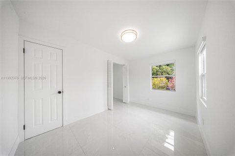 Villa ou maison à vendre à Miami, Floride: 4 chambres, 157 m2 № 2056682 - photo 23