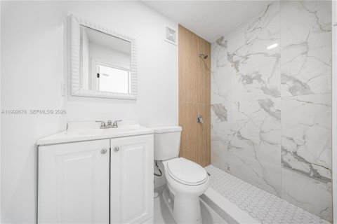 Villa ou maison à vendre à Miami, Floride: 4 chambres, 157 m2 № 2056682 - photo 25