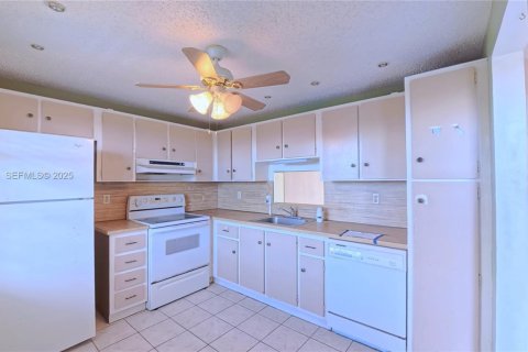 Copropriété à vendre à Dania Beach, Floride: 2 chambres, 110.55 m2 № 2034822 - photo 3