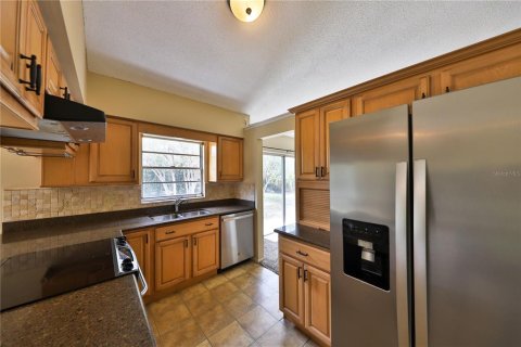 House in Winter Springs, Florida 3 bedrooms, 137.68 sq.m. № 1677918 - photo 3