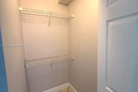 Condominio en venta en Fort Lauderdale, Florida, 1 dormitorio, 73.76 m2 № 1708069 - foto 10