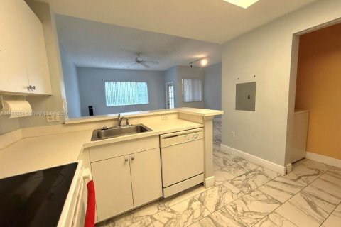 Condominio en venta en Fort Lauderdale, Florida, 1 dormitorio, 73.76 m2 № 1708069 - foto 4