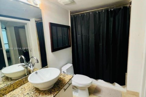 Condo in Miami, Florida, 1 bedroom № 2055454 - photo 13