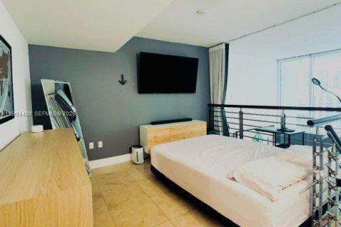 Condo in Miami, Florida, 1 bedroom № 2055454 - photo 10