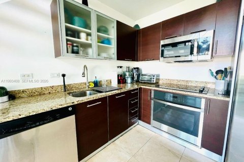 Condo in Miami, Florida, 1 bedroom № 2055454 - photo 8