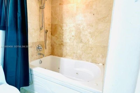 Condo in Miami, Florida, 1 bedroom № 2055454 - photo 14