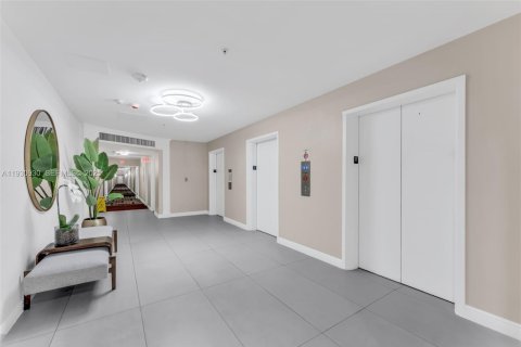 Снять в аренду кондоминиум в Майами-Бич, Флорида 2 спальни, 110.55м2, № 1989718 - фото 29