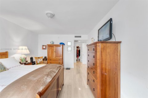 Снять в аренду кондоминиум в Майами-Бич, Флорида 2 спальни, 110.55м2, № 1989718 - фото 16