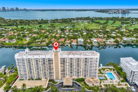 Снять в аренду кондоминиум в Майами-Бич, Флорида 2 спальни, 110.55м2, № 1989718 - фото 3