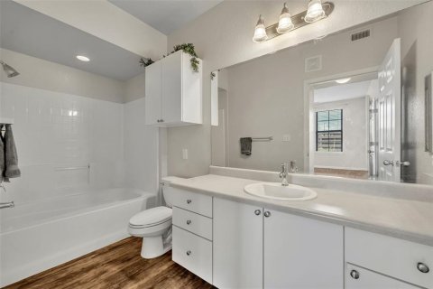 Condo in Orlando, Florida, 2 bedrooms  № 1785607 - photo 15