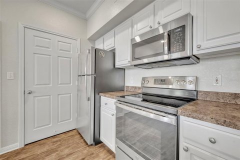 Condo in Orlando, Florida, 2 bedrooms  № 1785607 - photo 9