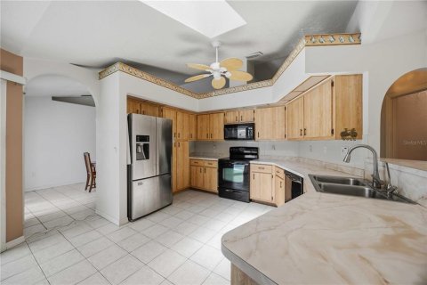 Купить виллу или дом в Порт-Шарлотт, Флорида 15 комнат, 214.7м2, № 2361431 - фото 13