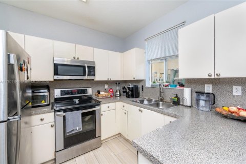 Copropriété à vendre à Hialeah, Floride: 4 chambres, 139.35 m2 № 1708565 - photo 3