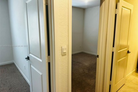 Townhouse in Homestead, Florida 4 bedrooms, 169.64 sq.m. № 1797672 - photo 16