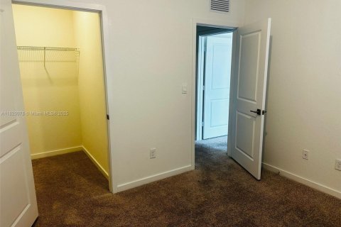 Townhouse in Homestead, Florida 4 bedrooms, 169.64 sq.m. № 1797672 - photo 5