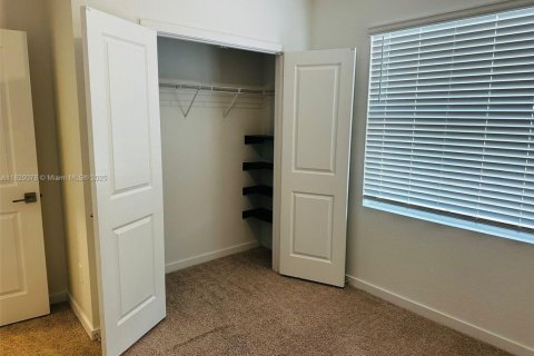 Townhouse in Homestead, Florida 4 bedrooms, 169.64 sq.m. № 1797672 - photo 12