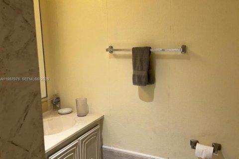 Condo in Lauderhill, Florida, 1 bedroom  № 2069572 - photo 24