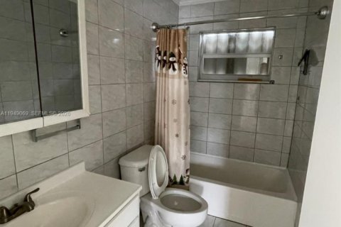 Villa ou maison à louer à Homestead, Floride: 3 chambres, 98.1 m2 № 2004866 - photo 6