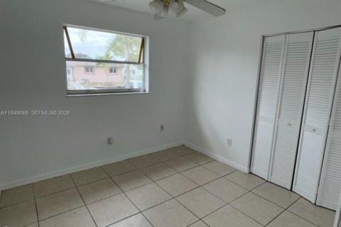 Villa ou maison à louer à Homestead, Floride: 3 chambres, 98.1 m2 № 2004866 - photo 8