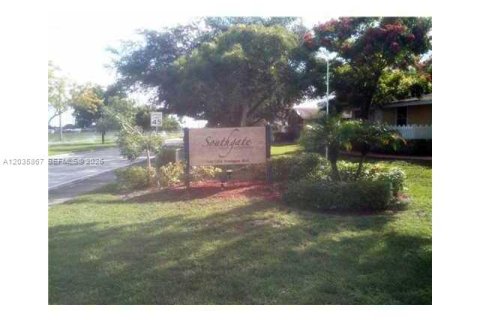 Villa ou maison à louer à Tamarac, Floride: 1 chambre, 51.1 m2 № 2084235 - photo 18