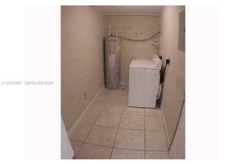 Villa ou maison à louer à Tamarac, Floride: 1 chambre, 51.1 m2 № 2084235 - photo 16