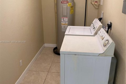 Villa ou maison à louer à Tamarac, Floride: 1 chambre, 51.1 m2 № 2084235 - photo 9