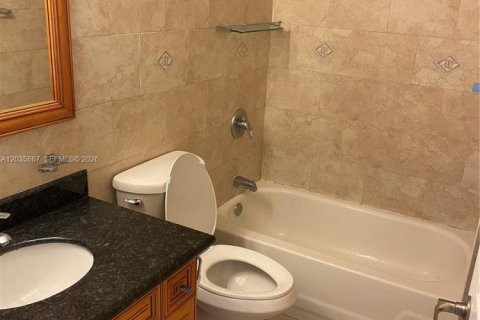Villa ou maison à louer à Tamarac, Floride: 1 chambre, 51.1 m2 № 2084235 - photo 8