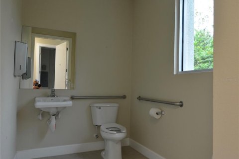 Propiedad comercial en alquiler en Port Charlotte, Florida, 93.37 m2 № 791204 - foto 10