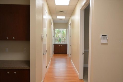Propiedad comercial en alquiler en Port Charlotte, Florida, 93.37 m2 № 791204 - foto 4
