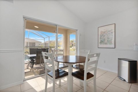 Casa en venta en Kissimmee, Florida, 5 dormitorios, 210.8 m2 № 2405362 - foto 17