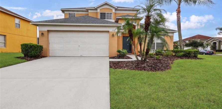 Casa en Kissimmee, Florida 5 dormitorios, 210.8 m2 № 2405362